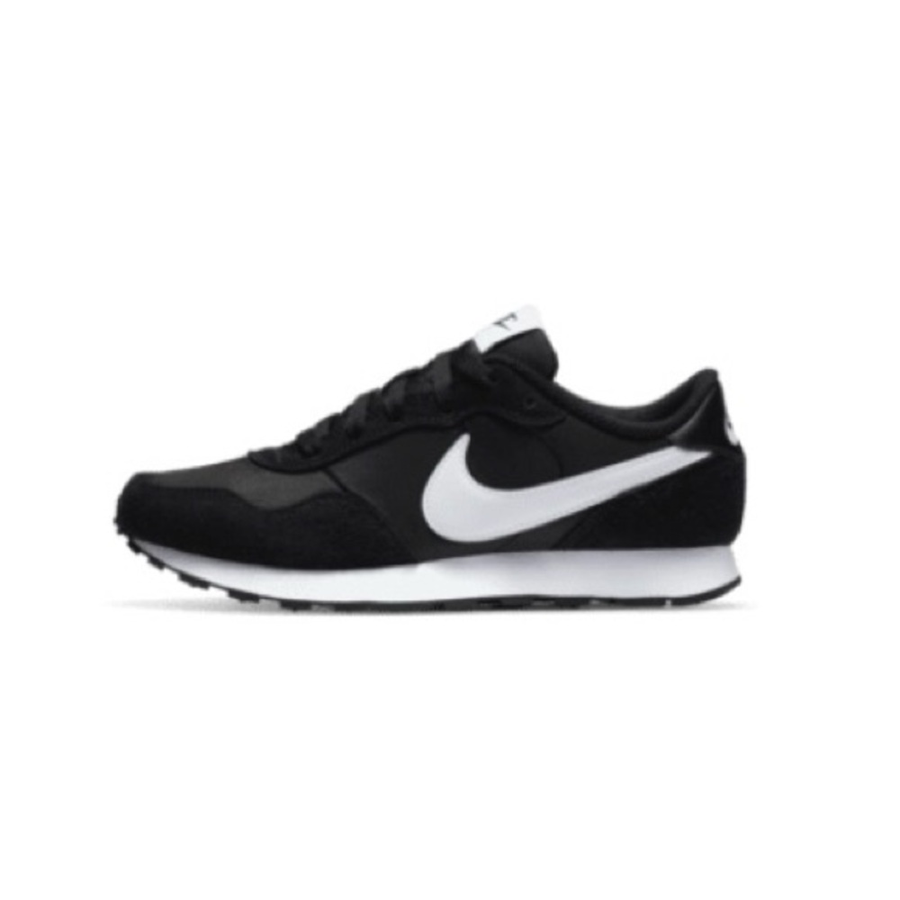 Nike Black & White MD Valiant Tennis Shoe Size 6.5Y